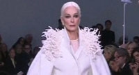 81-річна модель взяла участь у показі Стефана Роллана