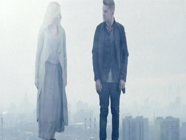 По краю