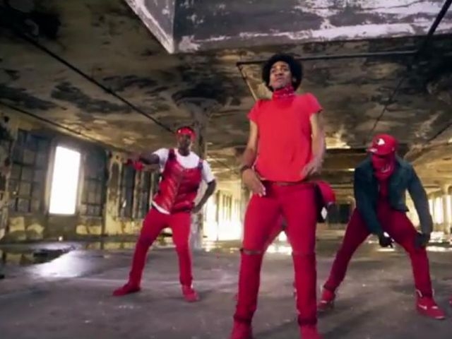 Bounce Whip (Whip Dance)