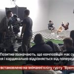 Камеру встановлено на зніманні кліпу Время и Стекло