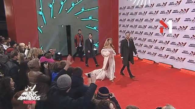 M1 Music Awards News. Червона доріжка