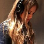 Дженніфер Лопес натякає на нову музику таємничим знімком зі студії