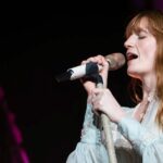 Переглядайте, як гурт Florence + The Machine вперше виконує пісню «Jenny of Oldstones» із «Гри престолів»