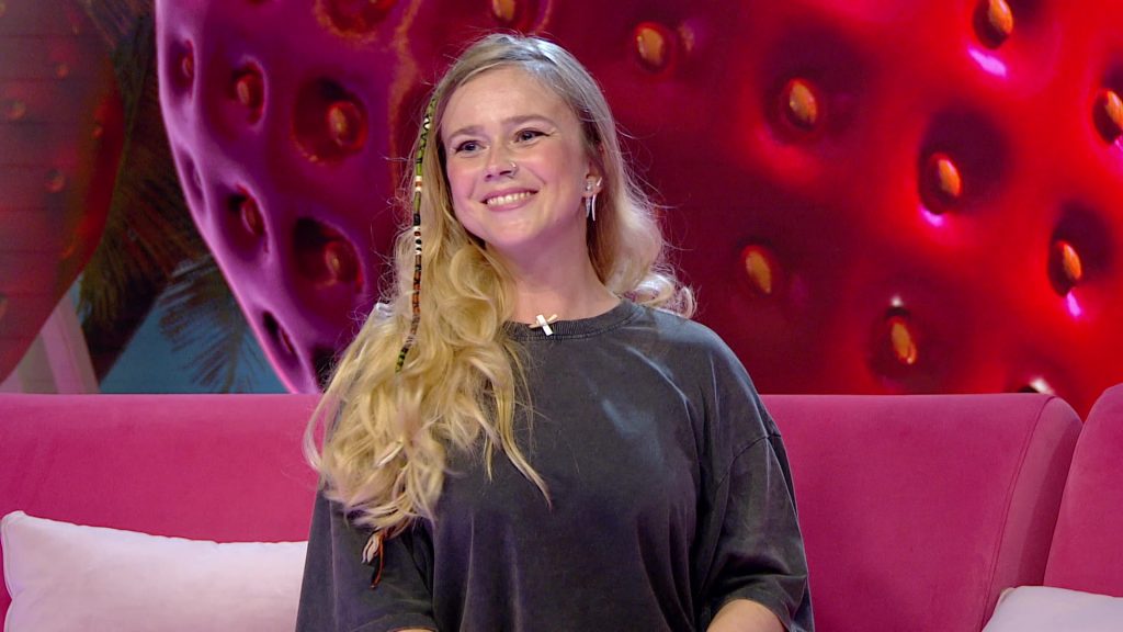 Співачка Lavika розповіла про роботу психологом та зізналась, для чого співає пісні з нецензурними словами