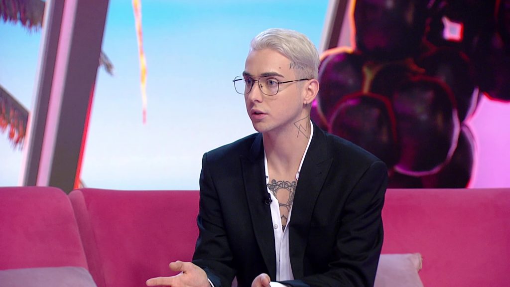 MÉLOVIN розповів, як лежав у брудній воді під землею у столичній колекторній