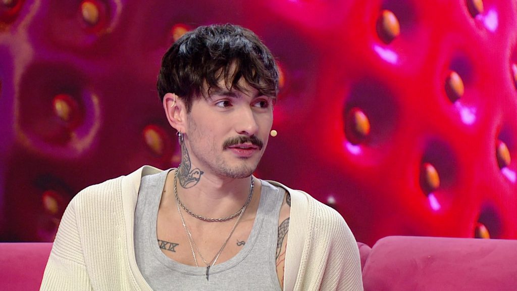 OSTROVSKIY звернувся до психолога після розриву з коханою